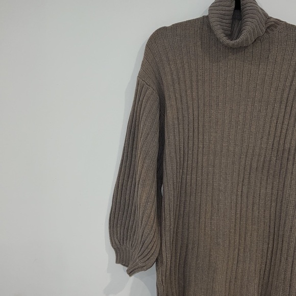 URBAN Outfitters Gray Oversized Jill Turtleneck Sweater Mini Dress Size XS - Picture 5 of 15
